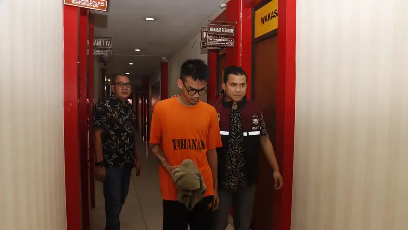 Polisi menangkap Seleb TikTok Satria Mahathir atau yang lebih dikenal dengan panggilan 'cogil' bersama ketiga orang temannya terkait kasus dugaan pengeroyokan terhadap anak anggota Dewan Perwakilan Rakyat Daerah (DPRD), Kepulauan Riau (Istimewa)