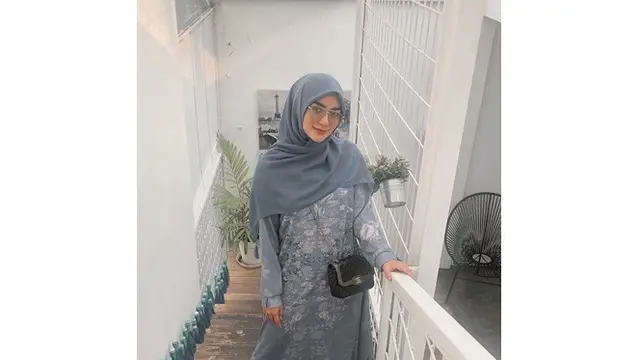 Mantap Berhijab, Ini 7 Potret Penampilan Terbaru Citra Kirana