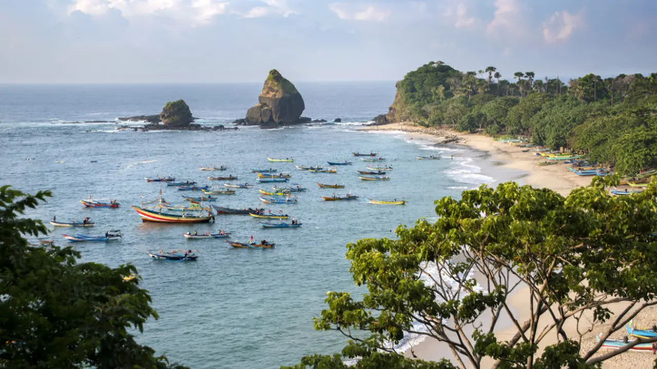 Pantai tanjung papuma