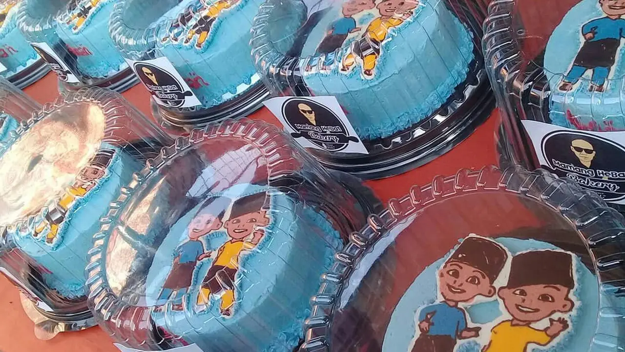 Deretan kue tar rendah kalori produk Mamang HeBat Bakery
