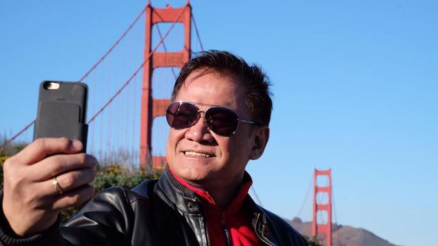 Berasal dari Thailand, Ini 5 Potret Ayah Chicco Jerikho yang Jarang Tersorot