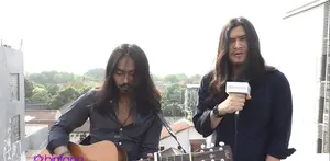 Setelah merilis single ‘Aku Lelakimu’, Virzha kembali merilis singlenya yang berjudul ‘Hadirmu’. Didengar dari lirik lagunya, Virzha memang mendedikasikan lagu ini untuk Tuhan. Secara tidak langsung, lagu ini mengajak para pendengar untuk mer...