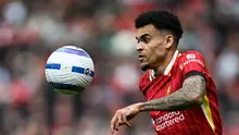 Luis Diaz dalam laga Liverpool Vs West Ham, Minggu (13/4/2025) malam. (AFP/Paul Ellis)