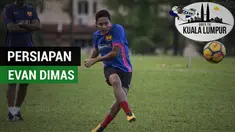 Berita video latihan persiapan Evan Dimas dan Ilham Udin Armaiyn jelang laga penting bersama Selangor FA di Liga Super Malaysia 2018.