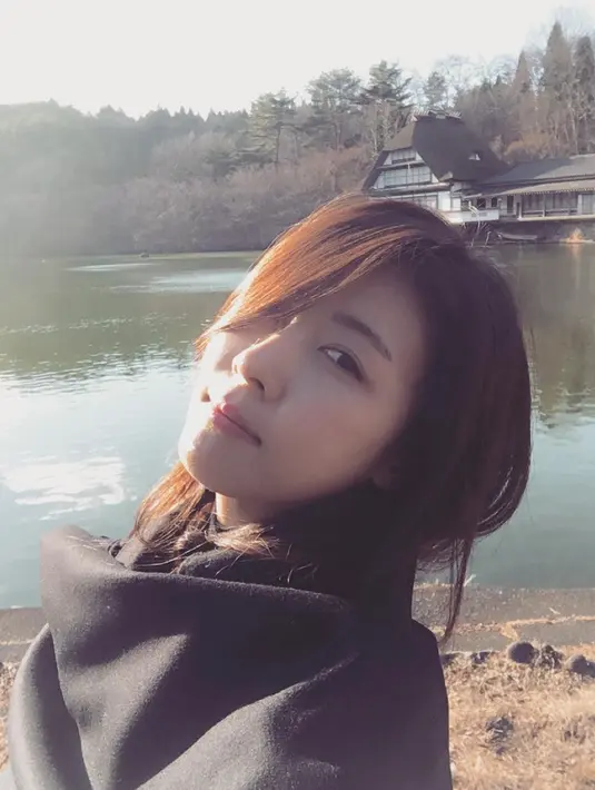 Ha Ji Won mengaku jika dirinya tidak mempermasalahkan usia, bahkan ia tak masalah jika berpacaran dengan pria yang jauh lebih muda darinya. (Foto: instagram.com/hajiwon1023)