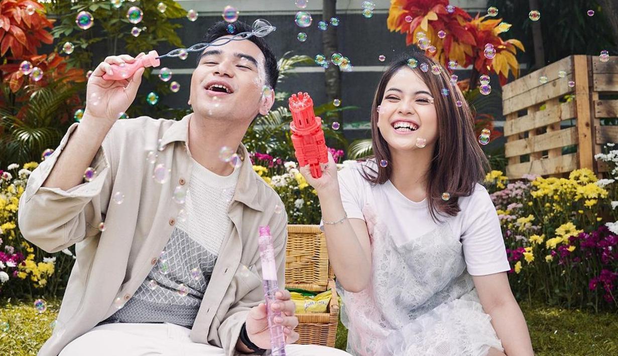 Hadirnya acara tersebut bertujuan untuk memberikan apresiasi kepada para pedangdut Tanah Air yang telah memberikan kerja kerasnya dalam membuat musik dangdut tetap eksis dan kian berkembang. Salah satu kategori yakni Duo/Duet Dangdut/Daerah Terpopuler menobatkan Putri DA dan Hari LIDA sebagai pemenangnya. (Liputan6.com/IG/hariiputraa_lida2020)