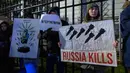 Hingga saat ini, ribuan warga Ukraina tewas dan lebih dari enam juta lainnya hidup sebagai pengungsi di luar negeri. (Wojtek RADWANSKI/AFP)