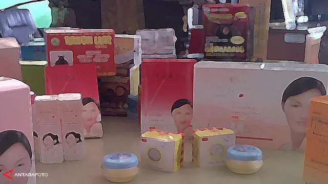 produk-palsu-130423b.jpg