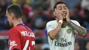 Penyerang Paris Saint-Germain (PSG), Angel Di Maria, tampak kecewa usai gagal membobol gawang Atletico Madrid pada laga ICC 2018 di Stadion Nasional Singapura, Senin (30/7/2018). PSG menang 3-2 atas Atletico Madrid. (AFP/Roslan Rahman)