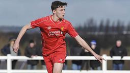 1. Conor Masterson (17 tahun),  bek tengah berkebangsaan Irlandia ini bergabung dengan Liverpool tahun 2013. Bakatnya mulai bersinar bersama tim junior, bahkan dirinya sempat menjadi incaran duo Manchester. (Squawka) 