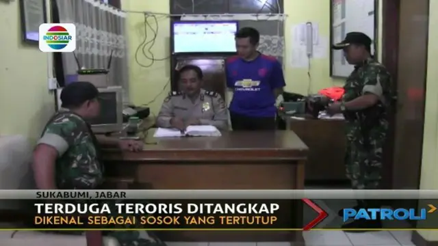 Pria berinisial AA alias Abu Omar diduga anggota jaringan JAD dan terlibat dalam pengeboman di Bandung dan Kampung Melayu, Jakarta.
