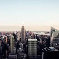 Ternyata kamu bisa melihat keindahan kota New York sepenuhnya melalui 5 cara berikut saat liburan akhir tahun. (Photo: Oliver Niblett/ Unsplash)