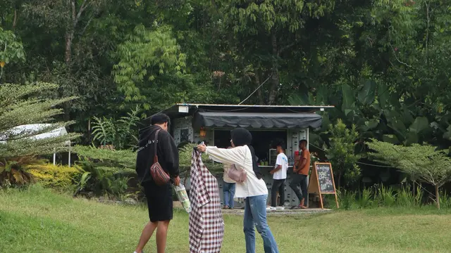 Suasana di The Paparangan Cafe. (Liputan6.com/ Novia Harlina)