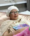 Sejak beberapa bulan belakangan ini, artis senior Yana Zein menjalani perawatan di rumah sakit. Yana mengindap kanker payudara hingga menghabiskan banyak biaya. (Deki Prayoga/Bintang.com)