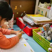 Kecerdasan logis-matematis mencakup kemampuan individu dalam menalar dan berpikir logis. (Foto: Unsplash/Jason Sung)