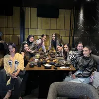 Kumpul bareng geng cendol, penampilan Aurel Hermansyah menjadi sorotan warganet. @aurelie.hermansyah.