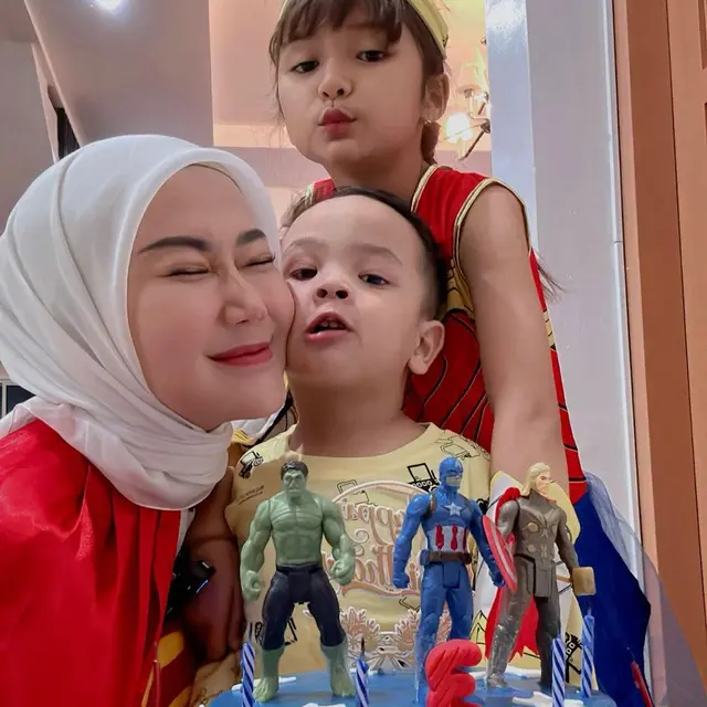 6 Potret Kebersamaan Marissya Icha dan Gala Sky, Sudah Dianggap Anak Sendiri