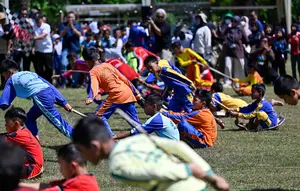 Keseruan Murid SD Mengikuti Beragam Permainan Tradisional