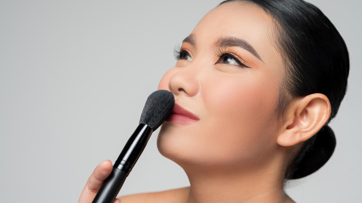 Rahasia Makeup Anti-Crack: Tampil Flawless Seharian
