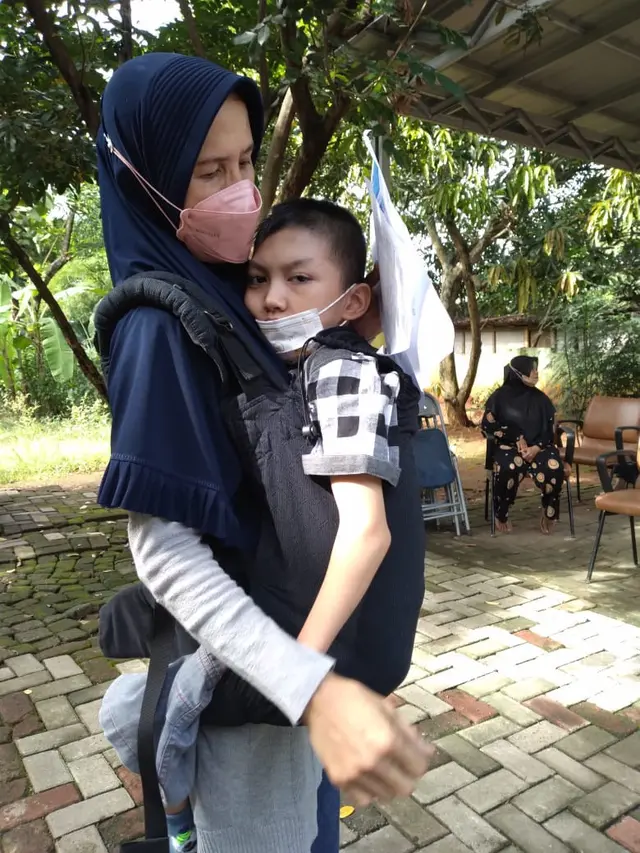 Yliantin dan Gathan penyandang Cerebral Palsy