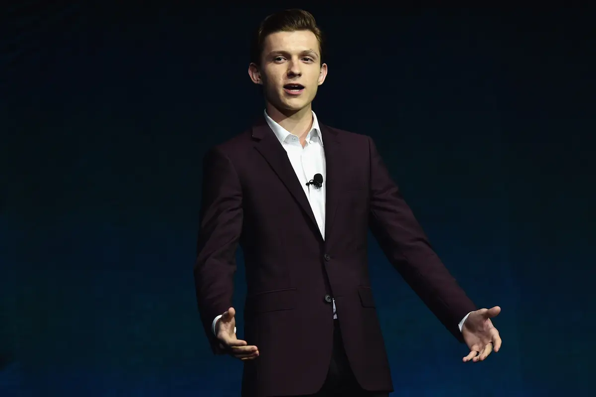 [Bintang] Tom Holland