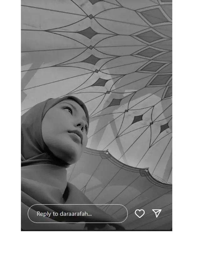 6 Potret Dara Arafah Jalani Umroh di Bulan Ramadhan, Terasa Istimewa
