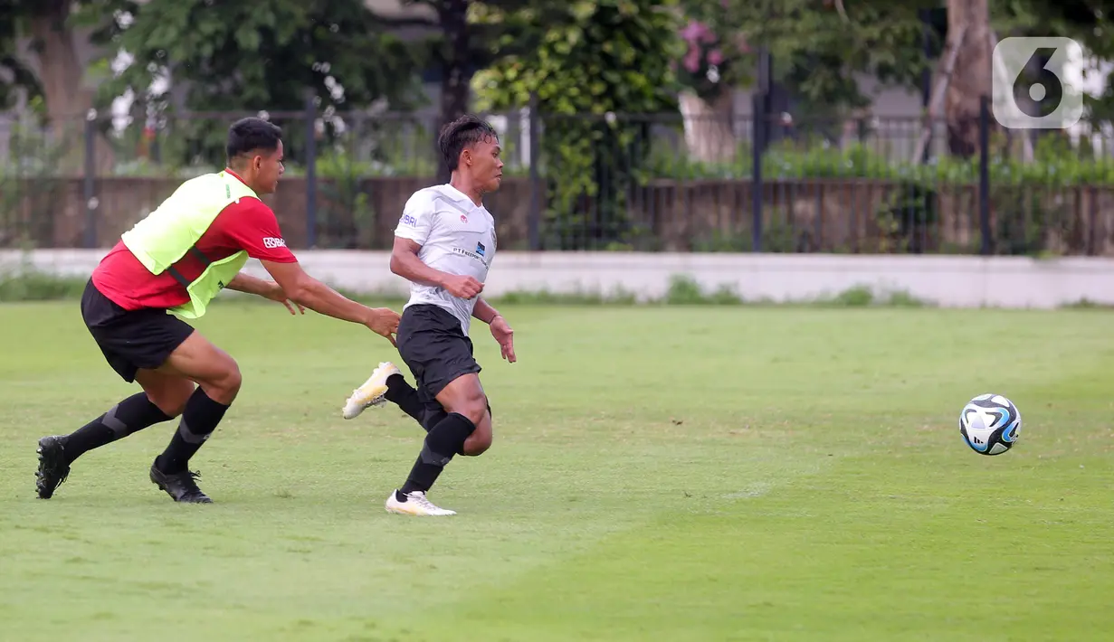 Promosi dan degradasi pemain tersebut dilakukan untuk memantau potensi-potensi yang tersebar di berbagai klub di Indonesia. (Bola.com/M. Iqbal Ichsan)