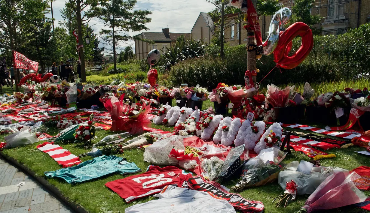 Sebelumnya, Garda Sipil Spanyol mengumumkan pemain depan Liverpool yang juga penyerang Timnas Portugal, Diogo Jota meninggal dunia bersama saudaranya dalam kecelakaan mobil di dekat Zamora. (Paul BARKER/AFP)