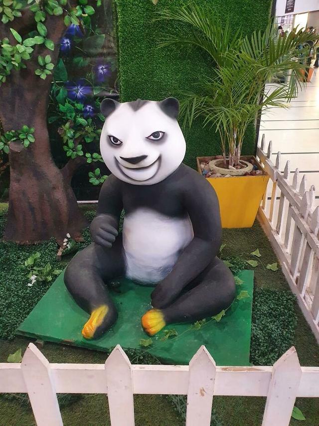 6 Patung Panda Ini Nyeleneh Banget, Bikin Geleng Kepala