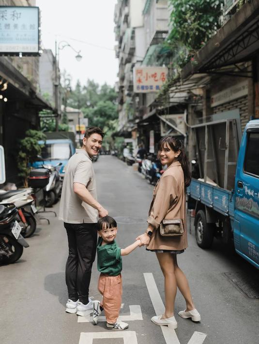Dalam momen mudik kali ini Audi Marissa banyak abadikan momen di kota Taipei, sebelumnya saat mengunjungi Taiwan, bintang sinetron ini sempat mengunjungi daerah di Taiwan yang masih banyak hamparan sawahnya. (Liputan6.com/IG/@audimarissa)