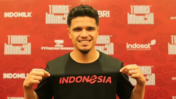 <p>Ragnar Oratmangoen mengadiri Media Day Timnas Indonesia yang digelar di Hotel Fairmont, Jakarta, Minggu (17/3/2024) malam WIB. (Bola.com/Abdul Aziz)</p>