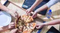 Pizza meningkatkan produktifitas kerja karyawan di kantor