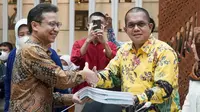 Menteri Kesehatan RI Budi Gunadi Sadikin menyerahkan Daftar Inventarisasi Masalah (DIM) RUU Kesehatan yang terhimpun dari partisipasi publik kepada Komisi IX DPR RI di Gedung DPR RI, Komplek Parlemen Senayan, Jakarta pada Rabu, 5 April 2023. (Dok Kementerian Kesehatan RI)