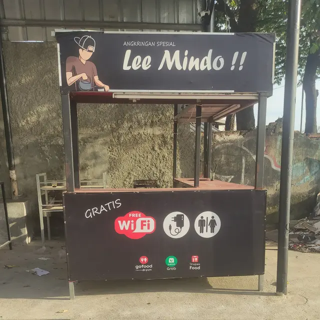 6 Tulisan di Gerobak Jualan dengan Nama Orang Terkenal Ini Bikin Mikir