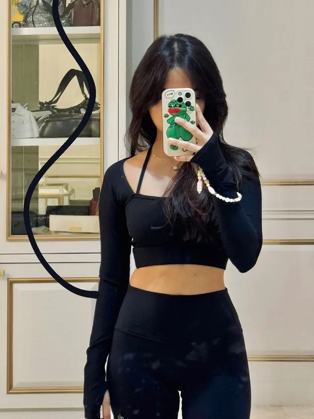 Outfit Fuji An dengan Harga Terjangkau. [@fuji_an]