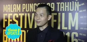 Ernest Prakasa terpilih sebagai penulis skenario terpuji ajang Festival Film Bandung 2016 (FFB 2016). Terharu mendapatkan piala untuk pertama kalinya, Ernest tahan air matanya saat ada di atas panggung.