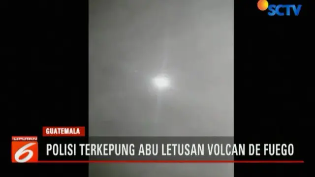 Seorang polisi di Guatemala merekam momen menegangkan saat terjadi letusan Gunung Volcan De Fuego yang menewaskan 25 warga.