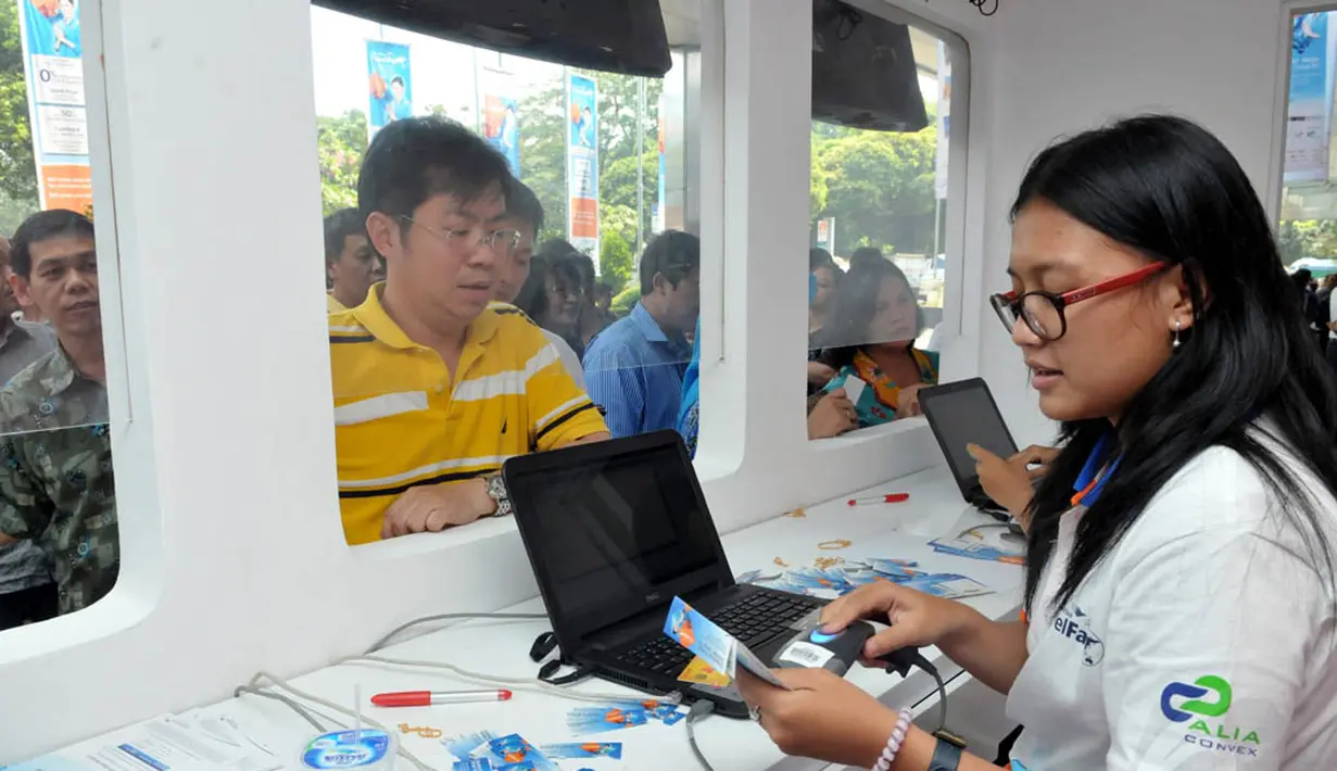 Garuda Indonesia Travel Fair (GATF) 2014 diselenggarakan mulai dari pukul 10:00 WIB hingga pukul 22:00 WIB dengan harga tiket masuk IDR 20.000, Jakarta, (12/9/14). (Liputan6.com/Panji Diksana)
