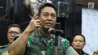 KSAD Jenderal TNI Andika Perkasa memberi keterangan pers terkait taruna Akademi Militer (Akmil) Enzo Zenz Allie di Mabes AD, Jakarta, Selasa (13/8/2019). Menurut Andika, Enzo berpegang teguh kepada Pancasila. (Liputan6 com/Angga Yuniar)