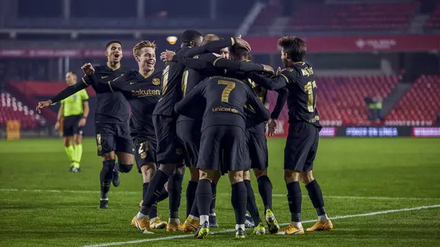 FOTO: Lumat Granada, Barcelona Amankan Tiket Semifinal Copa del Rey
