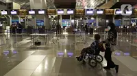 Aktivitas keberangkatan di Terminal 3 Ultimate Bandara Soekarno Hatta, Tangerang, Rabu (11/3/2020). Dirut PT Angkasa Pura II M Awaluddin mengatakan, penyebaran virus corona (COVID-19) pada Februari 2020 mengakibatkan 735 penerbangan tujuan internasional dibatalkan. (Liputan6.com/Johan Tallo)