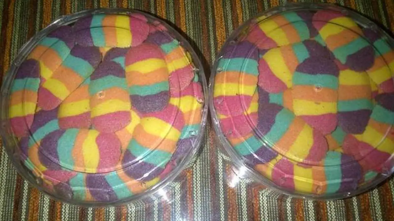 [Bintang] Kue Lidah Kucing Pelangi