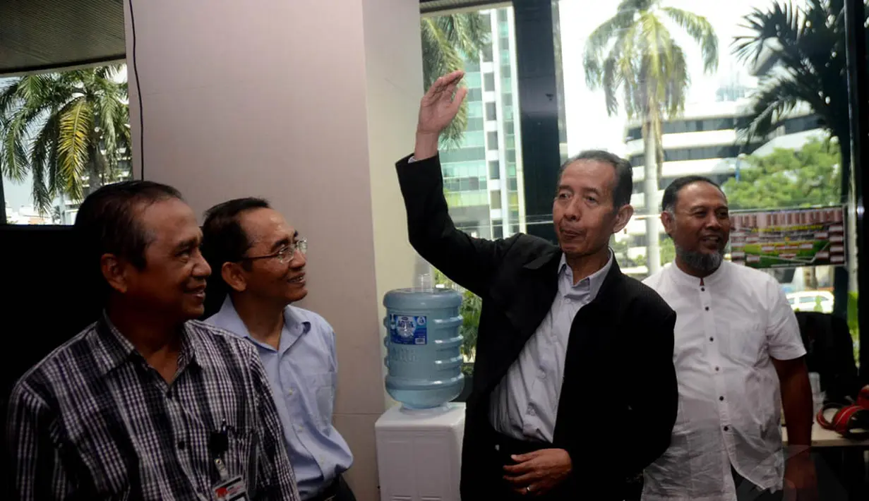 Empat pimpinan KPK bersilaturahmi dengan para pegawai dan wartawan, Jakarta, Senin (4/8/14). (Liputan6.com/Miftahul Hayat)