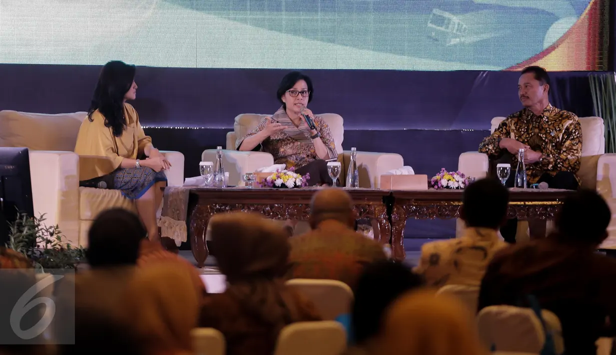 Menkeu Sri Mulyani memaparkan sosialisasi  kenaikan santunan korban kecelakaan di Jakarta, Jumat (12/5). Namun, kenaikan santunan tidak diikuti dengan peningkatan besaran Iuran Wajib (IW) maupun Sumbangan Wajib (SW). (Liputan6.com/Faizal Fanani)