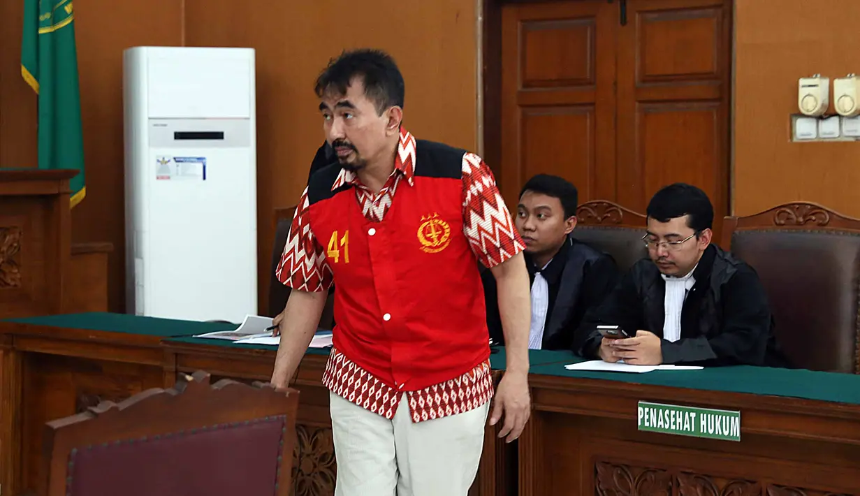 Selasa, (27/3/2018) sidang guru spiritual artis Gatot Brajamusti alias Aa Gatot kembali digelar. Sidang ini membuat suasana sedikit memanas lantaran ketidaksiapan Jaksa Penuntut Umum (JPU). (Nurwahyunan/Bintang.com)