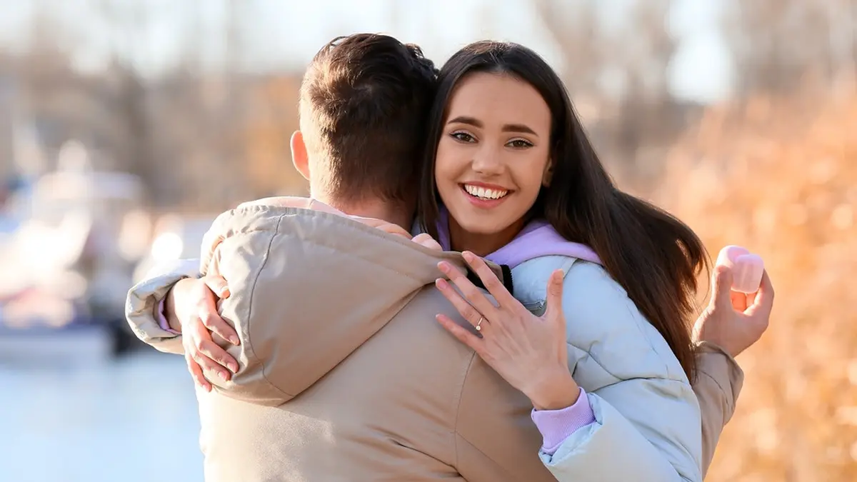 Arti Mimpi Memeluk Seseorang Pertanda Kesiapan Membuka Hati