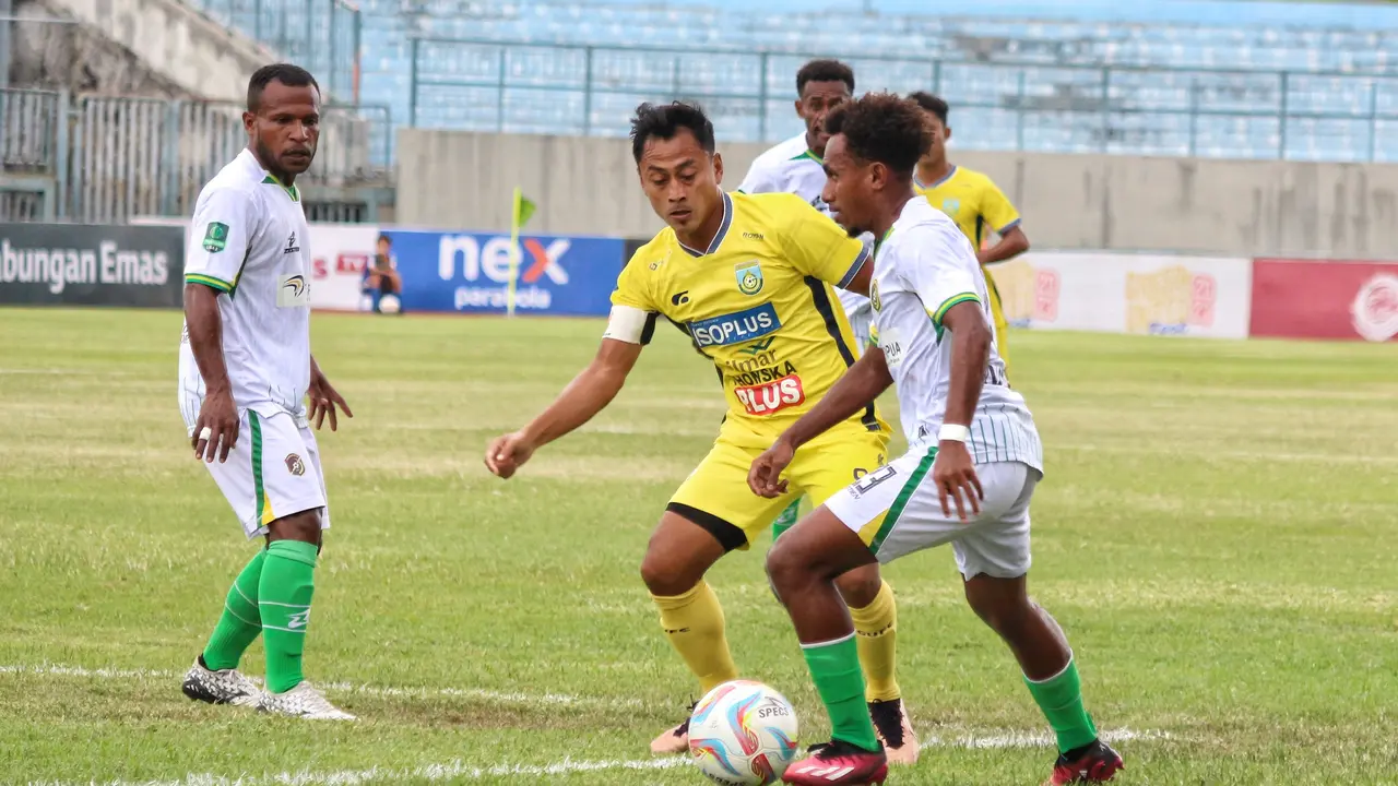 Gresik United vs Persewar Waropen