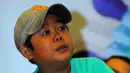Komedian bertubuh mungil, Adul saat menghadiri jumpa pers di SCTV Tower, Senayan, Jakarta, Rabu (3/6/2015). Menyambut datangnya bulan puasa, SCTV telah menyiapkan program ramadan teristimewa untuk pemirsa. (Liputan6.com/Faisal R Syam)