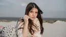 Sebagai seorang aktris dan model, Cassandra Lee kerap kali tampil dalam berbagai gaya busana. Salah satu gaya busana yang ia kenakan adalah vintage. (Liputan6.com/IG/cassandraslee)