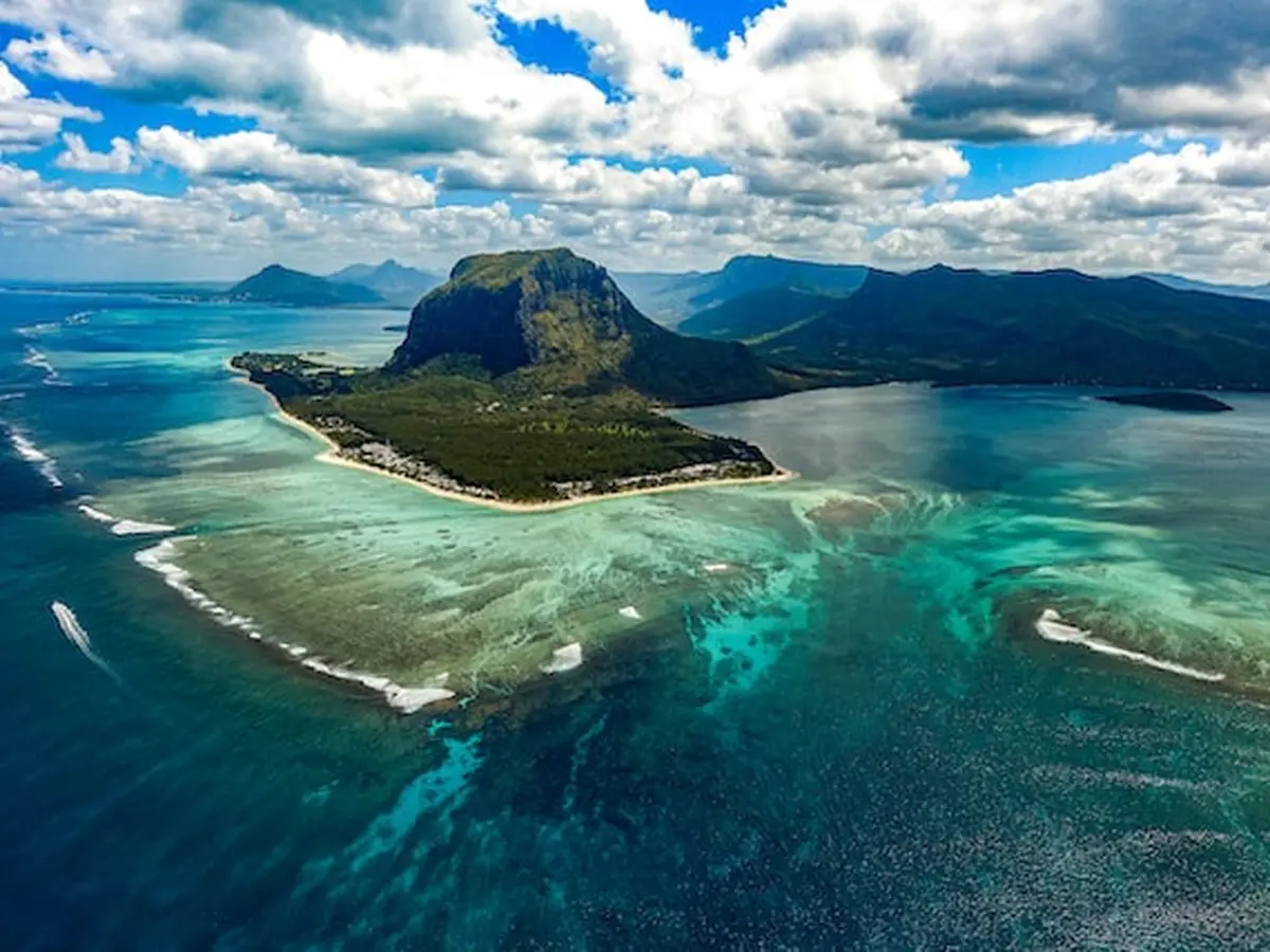 6 Fakta Menarik Mauritius, Negara di Lepas Pantai Timur Afrika yang Memiliki Ilusi Air Terjun Bawah Laut - Lifestyle Liputan6.com